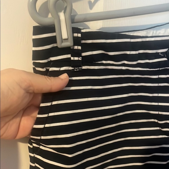 crown & Ivy Women's Navy and White Striped Shorts size 10 - Picture 6 of 7